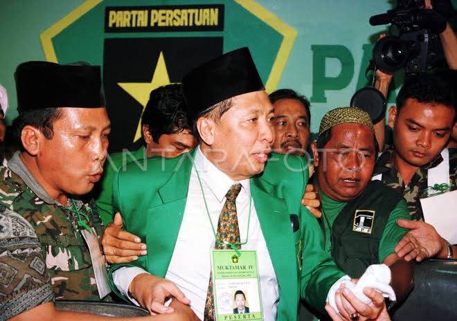 Hamzah Haz sebagai kader PPP (foto: Antara)