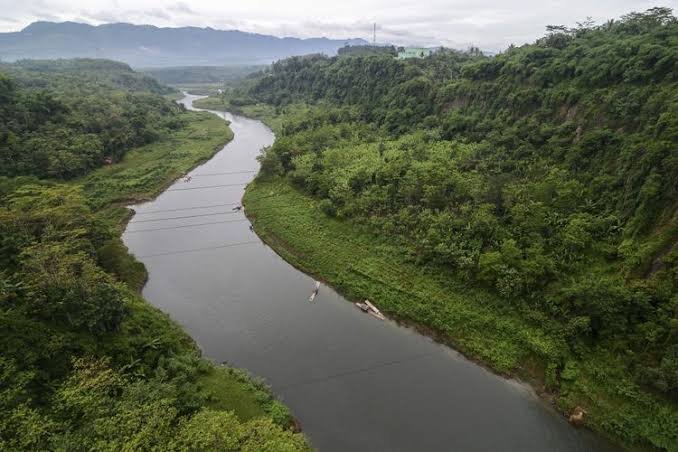 Sungai Citarum (foto: National Geographic)