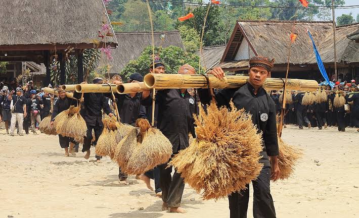 Upacara Seren Taun di Kasepuhan Ciptagelar (foto: Kemenparekraf)