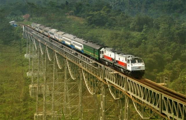 Jembatan Cikubang (foto: Portal Informasi Indonesia)